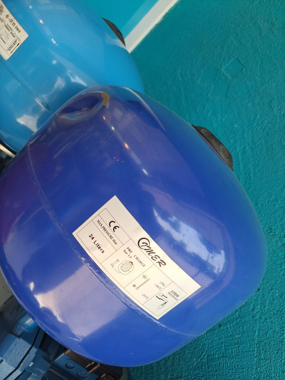 نمای تمام قد از منبع تحت فشار 24 لیتری ایمر