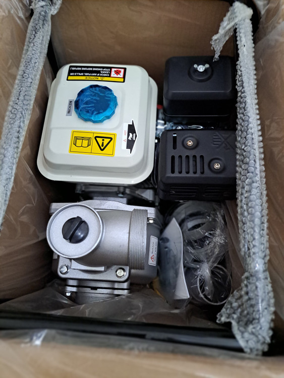 نمای از بالای موتورپمپ سه اینچ طرح هوندا