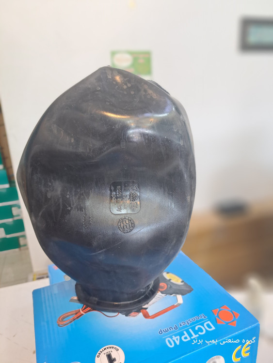 نمای تمام قد از تیوپ منبع تحت فشار 24 لیتری دهانه 80 سفا