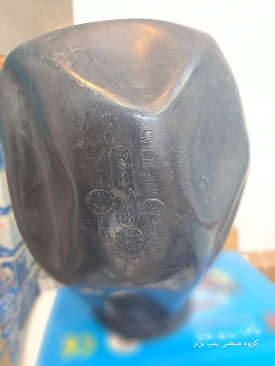 نمای تمام قد از تیوپ منبع تحت فشار 24 لیتری دهانه 90 سفا