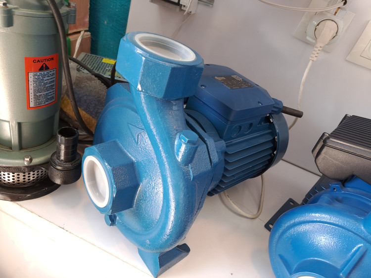 نمای سه رخ از راست پمپ 2 اسب 2 اینچ پنتاکس