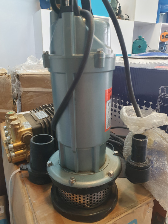 نمای تمام قد از کفکش 18 متری 1 اینچ استریم