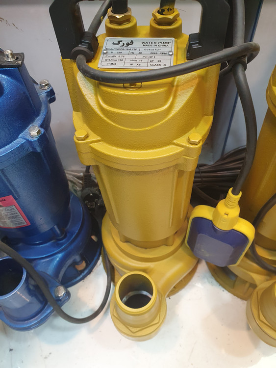 نمای از بغل و بالای پمپ لجنکش 16 متری 2 اینچ فورگ