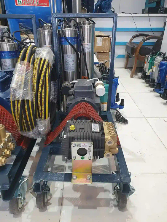 نمای جلو از بالای کارواش 110 بار شاسی شده با تجهیزات کامل