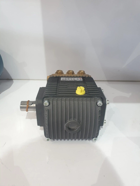 نمای پشت از بالای پمپ کارواش 110 بار برتولینی ایتالیا