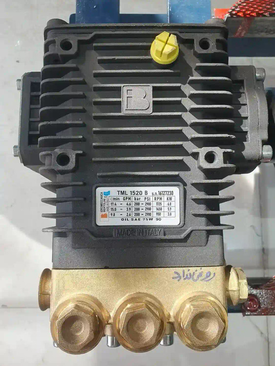 نمای از بالای پمپ کارواش برتولینی ایتالیا 200 بار