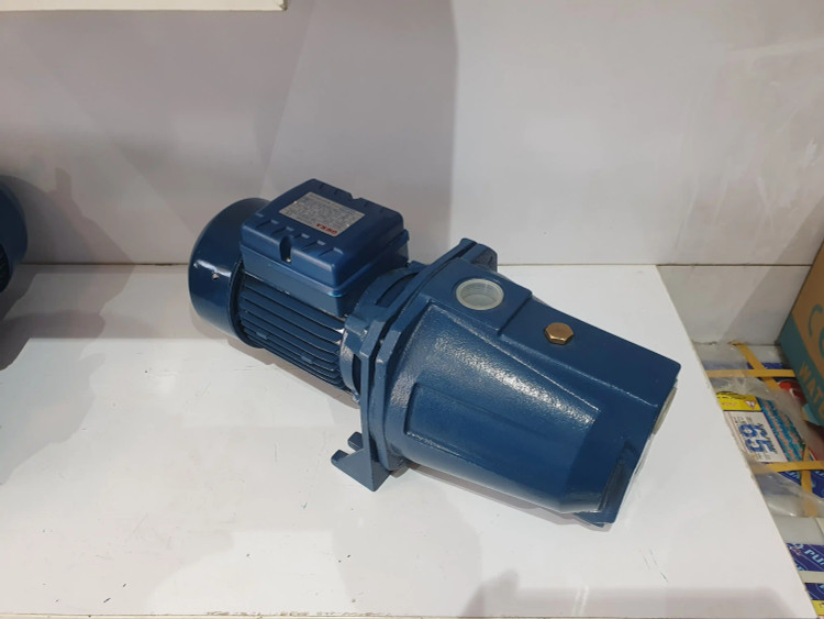 نمای سه رخ از چپ پمپ خانگی جتی یک(1) اسب دوکاتی