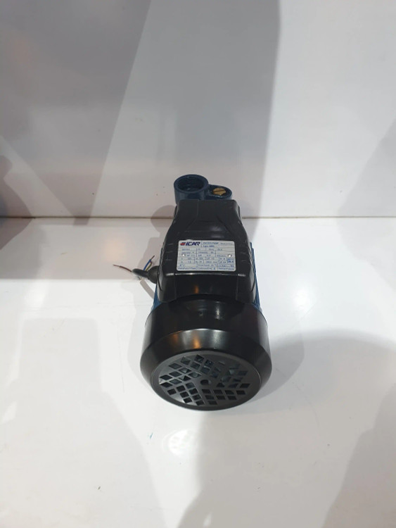 نمای پشت از بالای پمپ خانگی نیم(0/5) اسب ایکار