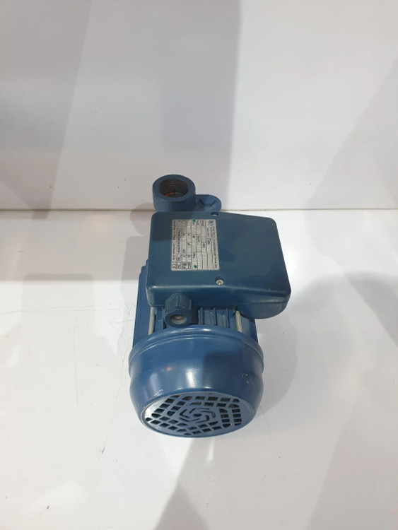 نمای پشت از بالای پمپ خانگی نیم(0/5) اسب دیزل ساز