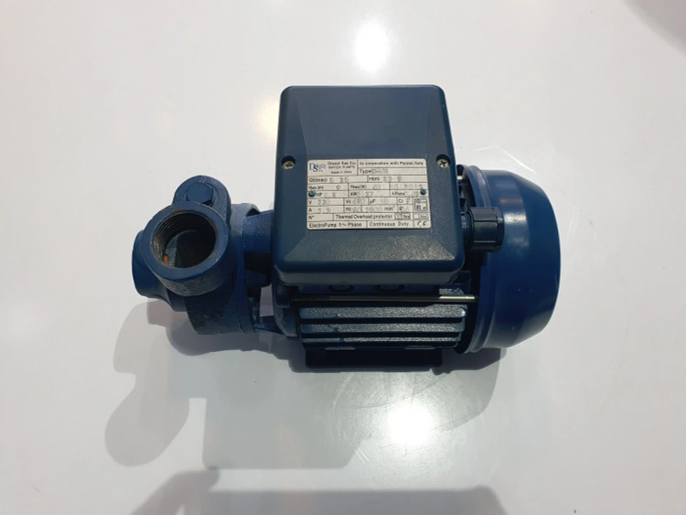 نمای از بالای پمپ خانگی نیم(0/5) اسب دیزل ساز