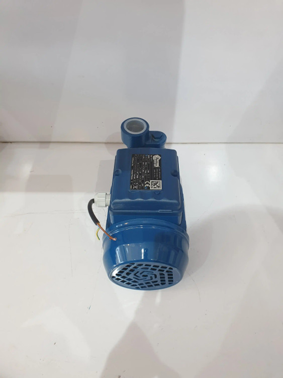 نمای پشت از بالای پمپ خانگی نیم(0/5) اسب پنتاکس اصل ایتالیا