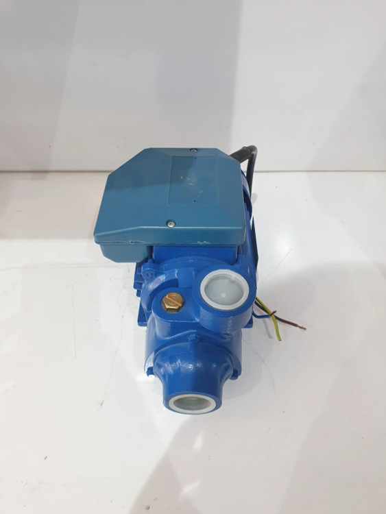 نمای جلو از بالای پمپ خانگی نیم(0/5) اسب اسپرونی