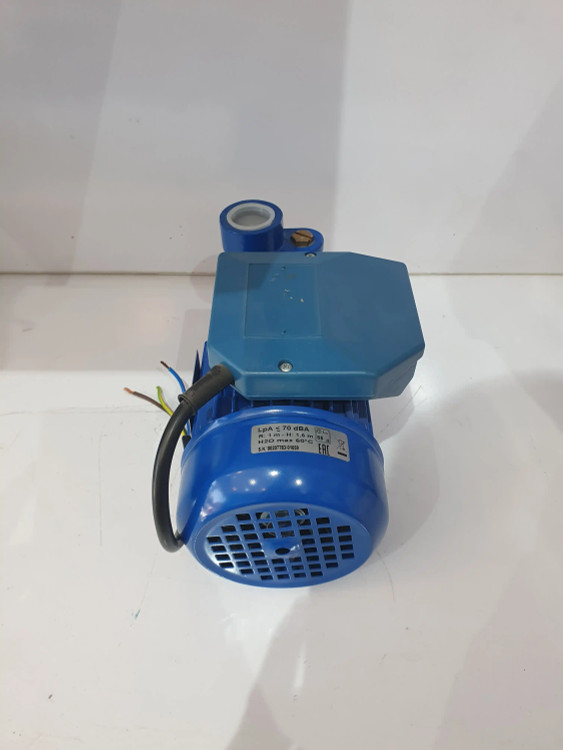 نمای پشت از بالای پمپ خانگی نیم(0/5) اسب اسپرونی