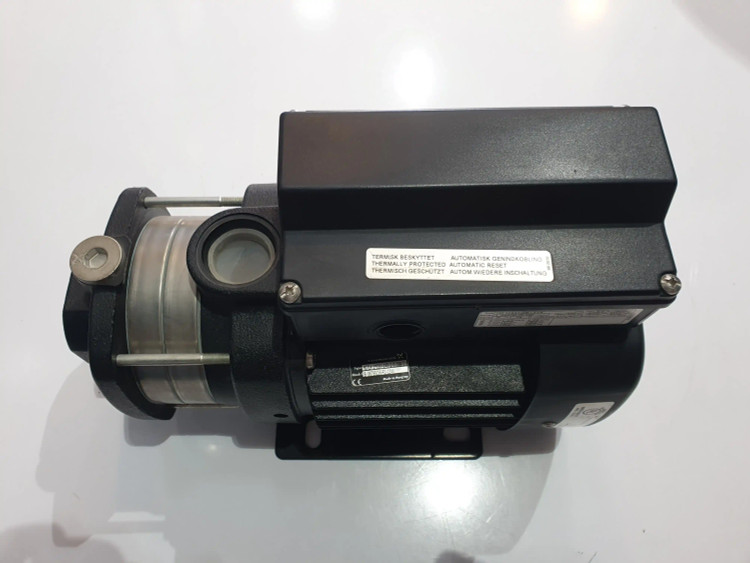 نمای از بالای پمپ خانگی نیم(0/5) اسب گراندفوس