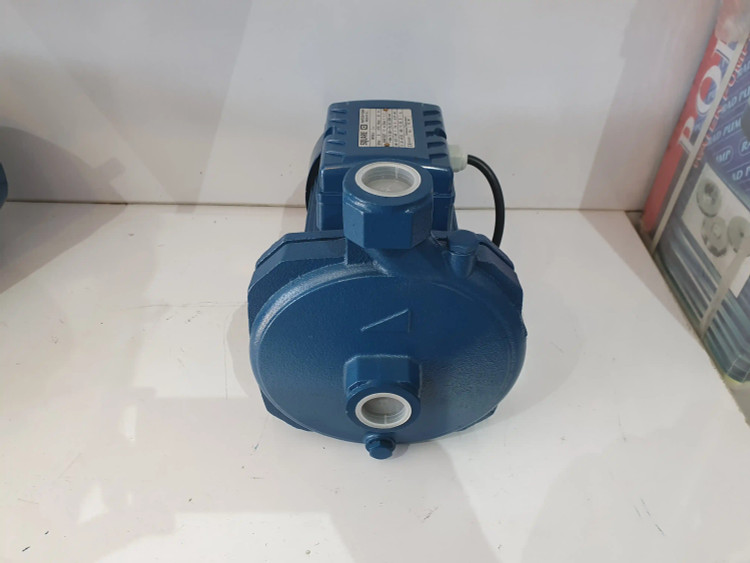 نمای جلو از بالای پمپ خانگی بشقابی یک(1) اسب اسکواردی