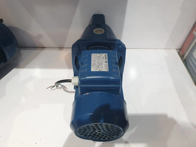 نمای پشت از بالای پمپ خانگی جتی یک(1) اسب اسکواردی