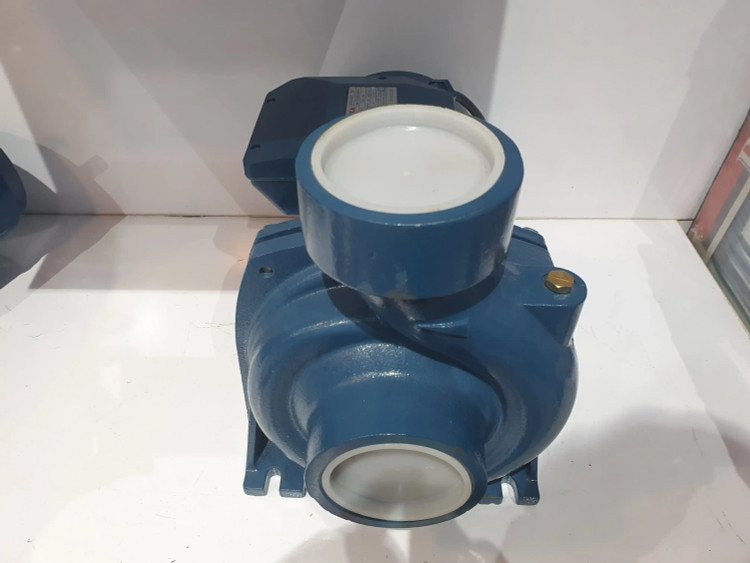 نمای جلو از بالای پمپ 3 اسب 3 اینچ دوکاتی