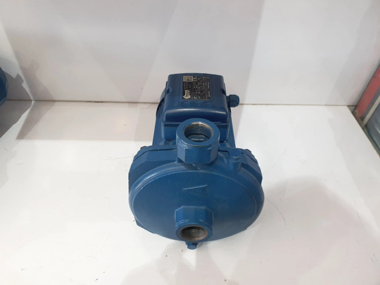 نمای جلو از بالای پمپ خانگی بشقابی یک(1) اسب پنتاکس مونتاژ ایران