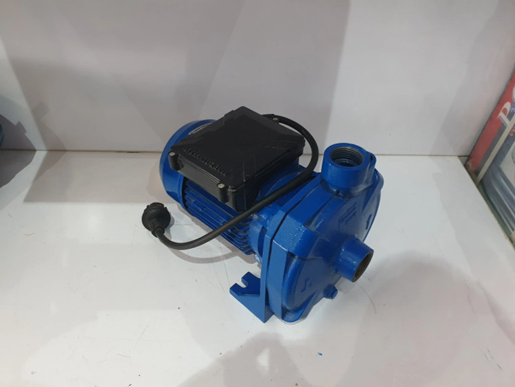 نمای سه رخ از چپ پمپ خانگی بشقابی یک(1) اسب اسپرونی