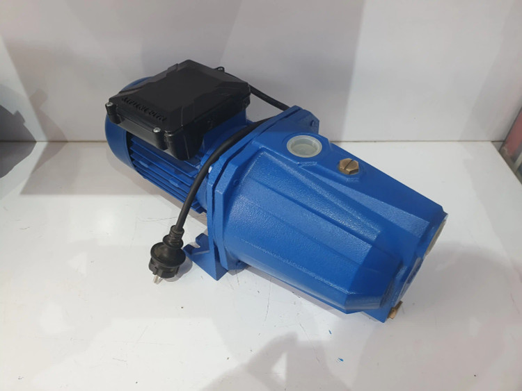 نمای سه رخ از چپ پمپ خانگی جتی یک(1) اسب اسپرونی