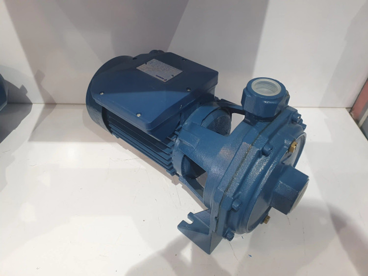 نمای سه رخ از چپ پمپ خانگی بشقابی یک و نیم(1/5) اسب ونیکو