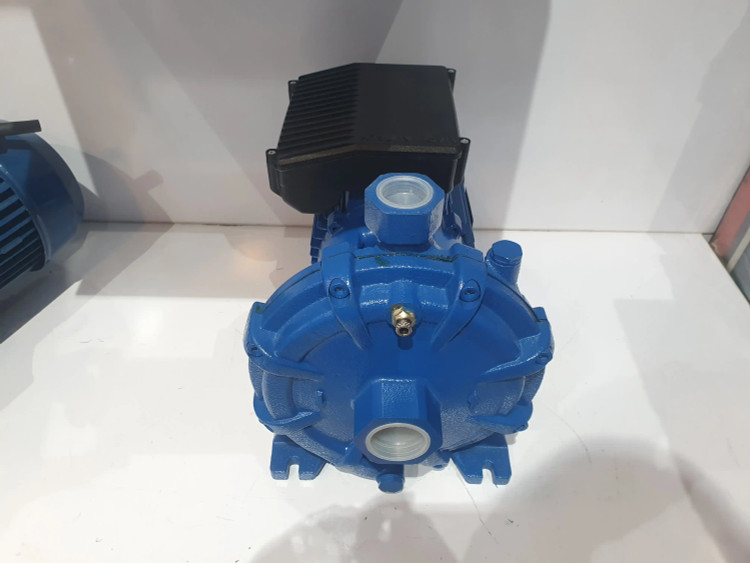 نمای جلو از بالای پمپ خانگی بشقابی یک و نیم(1/5) اسب اسپرونی