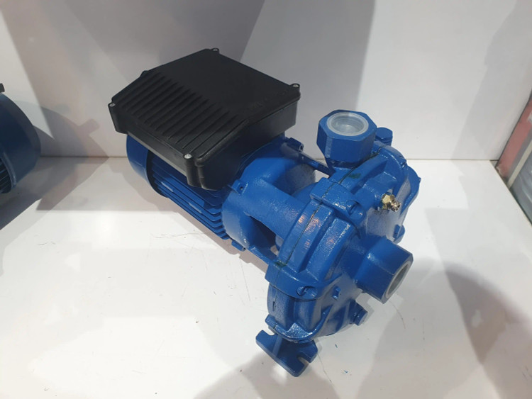 نمای سه رخ از چپ پمپ خانگی بشقابی یک و نیم(1/5) اسب اسپرونی