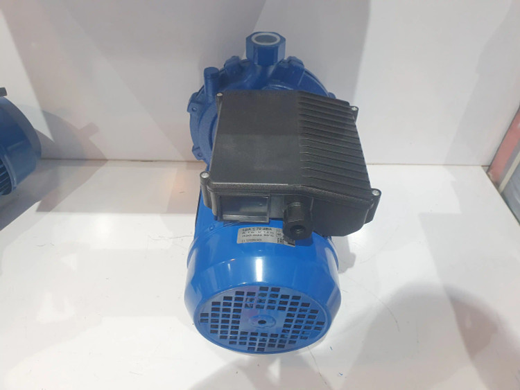 نمای پشت از بالای پمپ خانگی بشقابی یک و نیم(1/5) اسب اسپرونی