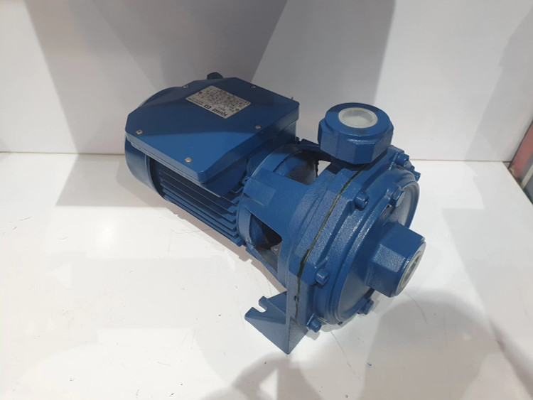 نمای سه رخ از چپ پمپ خانگی بشقابی دو(2) اسب اسکواردی