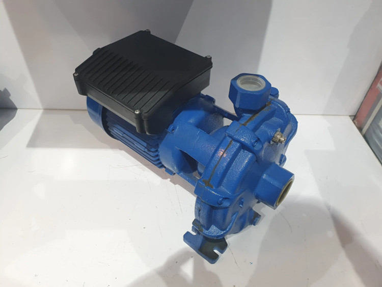 نمای سه رخ از چپ پمپ خانگی بشقابی دو(2) اسب اسپرونی