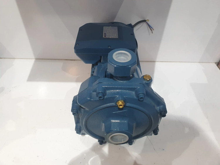 نمای جلو از بالای پمپ خانگی بشقابی سه(3) اسب ایکار