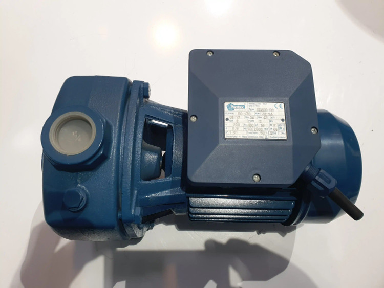 نمای از بالای پمپ خانگی سانتریفیوژ دو(2) اسب پنتاکس اصل ایتالیا