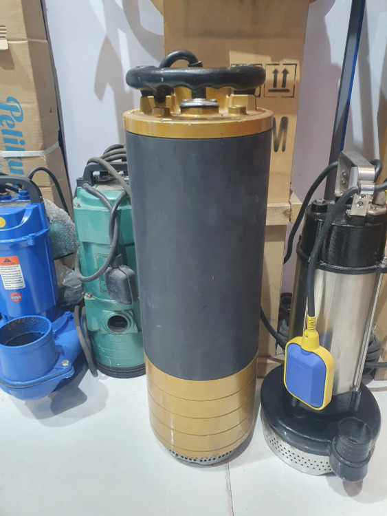 نمای تمام قد از کفکش سه فاز 60 متری راناب