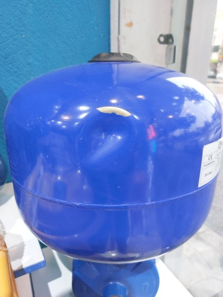 نمای قسمت ضربهخوردهی منبع تحت فشار 24 لیتری ایمر